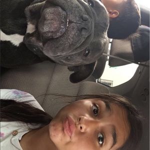 Meet your Posher, Alyxia